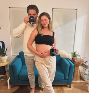 Chanel Celaya Instagram - Baby Hobbit coming in June 😝❤️👶🏼