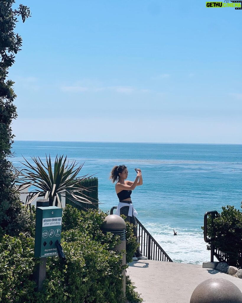 Chang Seung-yeon Instagram - Enjoying the beautiful California ☀️🌊🌴🌵✨