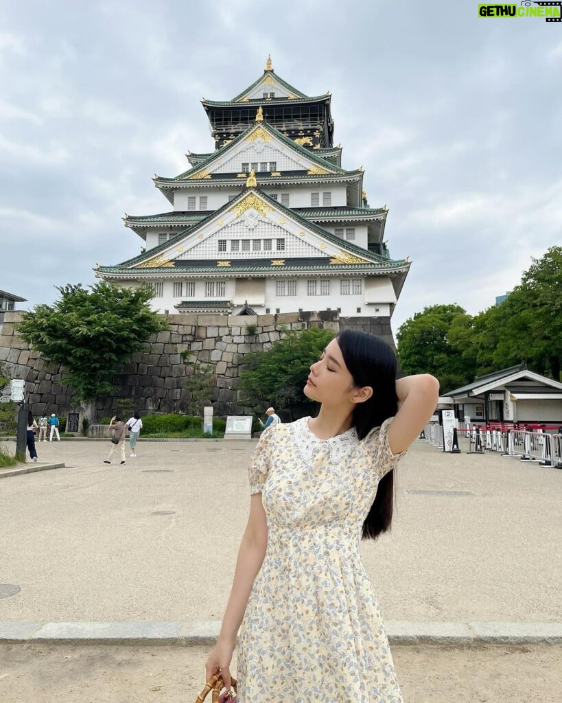 Chanidapa Pongsilpipat Instagram - Osaka Castle 🏯 #osakacastle #osaka #japan #ChaniInAsia
