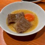 Chanidapa Pongsilpipat Instagram – ร้าน Fine Dining ลับใน Gion (ที่ต้องจอง) เนื้อ Omi 🥩 ย่างถ่าน คืออร่อยเทพทุกส่วน Wagyu Sando ก็นุ่มมากกก ไข่แดงที่นี่หวานฉ่ำ ไม่มีคำว่าคาว ฟิน~ 😋 #yakinikugyushoshin #gion #kyoto #japan #ChaniInAsia #chanidapig