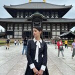 Chanidapa Pongsilpipat Instagram – ในวันที่ฝนปรอยๆ แต่คนก็ยังเยอะทุกที่ 🌦️🎎 #todaijitemple #greatbuddhahall #nara #japan #ChaniInAsia #FlatFF0634 #gucci