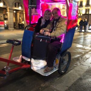 Chantal Ladesou Instagram - #parisbynight #ontheroadagain #familleenmouvement #ledomepalaisdessports le 18 et 19 janvier la grève a du bon ....🤓🚲🛴🌲🌲