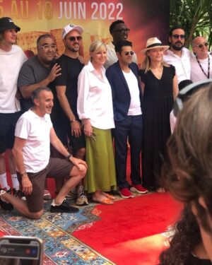 Chantal Ladesou Instagram - Invitée pour lancer l’avant première de BUZZ L’ECLAIR dans lequel je prête ma voix a DARBY STEEL au @marrakechdurire orchestré toujours merveilleusement par JAMEL qui fêtait les 10 ans du festival et qui présentait comme toujours un excellent cru …et cerise sur le gâteau @k.mbappe a fait la surprise de venir embrasser @jameldebbouze pour cet anniversaire à la fin du spectacle 😃👏👏👏👏👏👏🤓😘