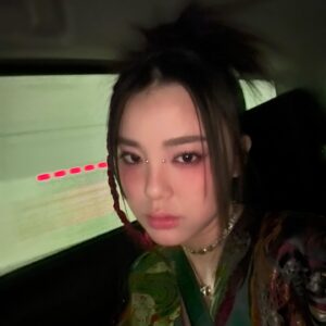Chantel Yiu Instagram - 🐰🎀✨🤎

好開心大家都鍾意《這個姿態》，做到呢個新嘗試已經好滿足啦！大家記得要繼續留意同支持聲夢嘅歌啊
 我哋會繼續努力㗎啦🤭