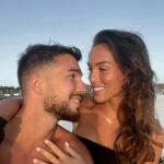 Charlène Le Mer Instagram - 7 mars 2014 - 7 mars 2024 « Ça fait 10 ans que t’es passé devant mes yeux 10 ans que j’me dis que, c’est ce qui m’est arrivé de mieux » 🫶🏻 Si fière de nous, de notre histoire et de ce qu’on a construit… hâte de devenir ta femme et de vieillir à tes côtés… je t’aime 🤍