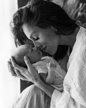Charlène Le Mer Instagram - Happy mother’s day ✨

Si fière d’être votre maman, mes amours 🥹🤍