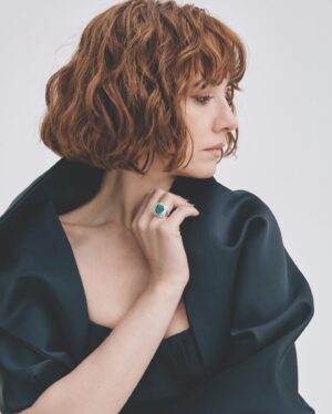 Charlie Murphy Instagram - APRIL 10: PART 1: Well this was a fun way to spend a Saturday! THANK YOU @irishtatler
DREAM TEAM:
Photographer @brian_daly
Hair @davidebarbieri_
Makeup @jessica_mejia
Styling @briconstyle and of course this beaut @mkcrooke 🖤🖤🖤🖤