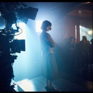 Charlie Murphy Instagram - Really missing being on set. So much could happen in one day & every one of those days were unique & filled with a bundle of absolute hero cast & crews... here’s a throwback to @peakyblindersofficial set where I played #JessieEden I love this pic so much taken by the talented @robertviglasky with #cathalwatters our stunning cinematographer operating this beast behind me with #davidcaffrey our gem of a director at the helm. #venicebeachcafeandbar #PeakyBlinders #OnSet