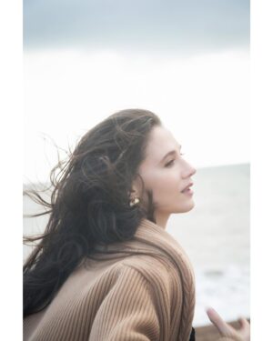 Charlie Murphy Instagram - THANK YOU @lee_malone_photography for bringing your A Game through howling winds & sideway rain you are an absolute joy to work with! And big thank you to stylist @gracegilfeather , hair/make-up @nadiaaltinbas & @lifesundayindo #patriceharrington
#folkestone #photoshoot 💛💛💛💛