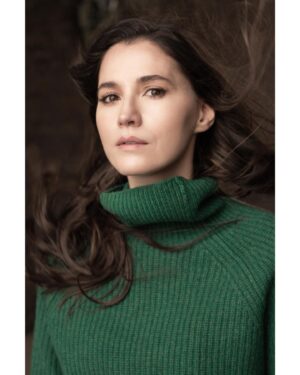 Charlie Murphy Instagram - THANK YOU @lee_malone_photography for bringing your A Game through howling winds & sideway rain you are an absolute joy to work with! And big thank you to stylist @gracegilfeather , hair/make-up @nadiaaltinbas & @lifesundayindo #patriceharrington
#folkestone #photoshoot 💛💛💛💛