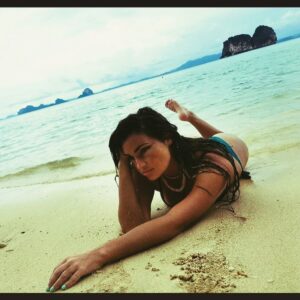 Actress Charlie Vincent HD Instagram Photos and Wallpapers January 2024