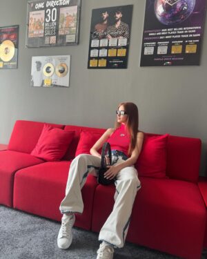 Charlotte M. Instagram - Cammino in top diesel per per restare sempre al top