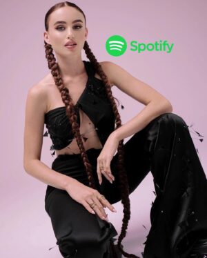 Charlotte M. Instagram - Le mie nuove 7 canzoni su 🔥🖤SPOTIFY🖤🔥Link in bio…