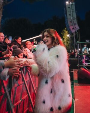Charlotte M. Instagram - A un 2024 pieno di nuova musica e nuovi progetti, grazie a voi, vi voglio bene ❤️