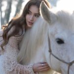 Charlotte M. Instagram - Con essenziali parole, il cavallo è la prospettiva della nostra realtà…