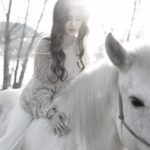 Charlotte M. Instagram - Con essenziali parole, il cavallo è la prospettiva della nostra realtà…