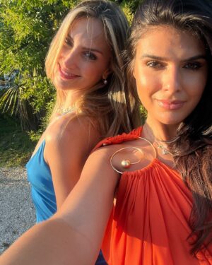 Charlotte Mint Instagram - Love in Italy 🇮🇹 ❤️
1 - heureuse de célébrer l’amour ⭐️ 
2- bellissima vita @giuliaguerrera612 @federicobottaro VIAMO ❤️‍🔥
3- mikketina del mio cuor @manhattan0404 🍀 
4- le mie cucciole 💕 
5- la famiglia ☀️ 
6- Zia del mio cuore x sempre @anna_rita.forlive 
7 - look du jour 🍊 
8- more pasta less drama 🇮🇹🍝
