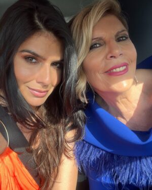Charlotte Mint Instagram - Love in Italy 🇮🇹 ❤️
1 - heureuse de célébrer l’amour ⭐️ 
2- bellissima vita @giuliaguerrera612 @federicobottaro VIAMO ❤️‍🔥
3- mikketina del mio cuor @manhattan0404 🍀 
4- le mie cucciole 💕 
5- la famiglia ☀️ 
6- Zia del mio cuore x sempre @anna_rita.forlive 
7 - look du jour 🍊 
8- more pasta less drama 🇮🇹🍝
