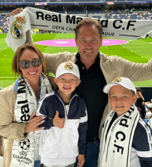 Charlotte Perrelli Instagram - HALA Madrid!!!! Gissa om barnen är taggade😍⚽️ @realmadrid
