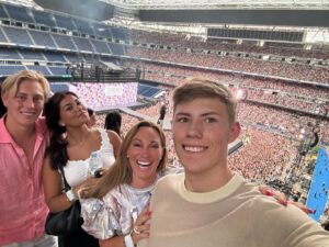 Charlotte Perrelli Instagram - Thanks Madrid and @taylorswift for an Amazing night! 70.000 in the audience ☀️We had sooo much fun! Traveling with my big boys that are adults now is really an adventure 🤣🤩♥️ And with beautiful lovely @saktijenks we had a wonderful time!! Been eating good, riding the scooter 🛵 exploring the city .. and now we’re all Swifties as the rest of the world!!! 🙏🏻🎶 @angelo.perrelli @alessioperrelli @d_degeaofficial Thank you🙏🏻
