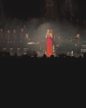 Charlotte Perrelli Instagram - Thank you Brighton and Dome. What a night! Celebrating that ABBA won right here the 6 th of April 1974. 50 years ago. My My. Wow! Thank you for having me and to all of you in the audience who came. I will forever carry a lot of fun things happening in my heart!! To all my wonderful Eurovision friends. You are Amazing!! So fun to se you dear friend @linda_olsen__fox and that you found your love in @samanthafoxofficial wonderful to see you at Meet and Great!!♥️
@brightongmc @manszelmerlow @emmeliedeforest  @katrina_leskanich @nickifrenchofficial @lindamartineurovision92