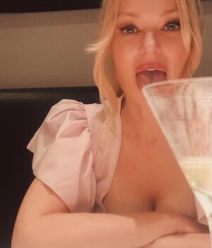Charlotte Ross Instagram - You had me at martini… 🍸