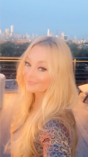 Charlotte Ross Instagram - Loved visiting my high school friends in my hometown, Chicago! 🏙❤️

#chicago #hometown #highschoolfriends #winnetkaillinois