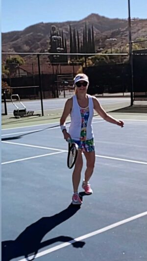 Charlotte Ross Instagram - Who says I care about winning? 🙄🤷‍♀️🎾😊
#mixeddoubles #tennis