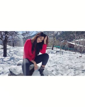 Charvi Saraf Instagram - Woke up to 100K of you'all absolute amazing people!😃🧡
Thank you for this real love, admiration and affection as Shivani or as me myself, even though you guys know I'm not nicely active on social media.
I would want to recommend some bit of social media detox to everyone which doesn't really hurt and feels great!
What say..?? ☺️
