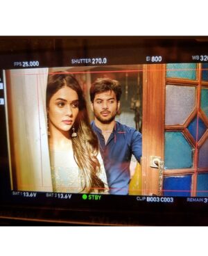 Charvi Saraf Instagram - Ye chahat ka safar khatam ho gaya hai par, hamesha yaad rahega. It has given alot of self belief, self worth, growth, admiration to each one of us. I've always felt grateful to be a part of this iconic project.
Thank you @ektarkapoor @shivangisinghchauhaan @shreya_nehal for believing that I could pull this off and to everyone associated with this show, who've been working round the clock to make this show look grand.

Thank you to all the viewers and fans who even said, "I wish all women have a sister like Shivani in their lives, I hope you have one too."

Alvida from Shivani Sharma!! 🥳✌🏻
Swipe ➡️ for some interesting moments..
#kasautiizindagiikay2 #starplus #goodbyes