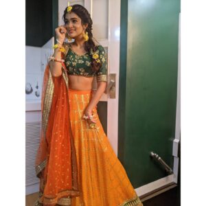Charvi Saraf Instagram - मोरा पिया.... ओ ओ!!!! 😊
.
.
#kasautiizindagiikay #starplus #mehendi