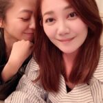 Cheer Chen Instagram - 遇見大學時一起寫歌的學斌學長，謝謝靜茹邀請，中秋假期驚喜相聚，那些在政大階梯上喝著啤酒聊天唱歌的往事，近在咫尺，未曾遠離。