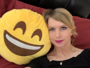 Chelsea Manning Instagram - took a break from the world 😄 we are rested and ready for the week 😉🌈💕 #WeGotThis