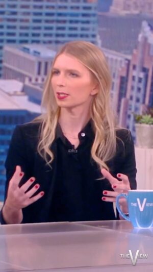 Chelsea Manning Instagram - “I wanted to write my first draft of history from my perspective.” @xychelsea87, whose sentence for releasing over 700,000 military intelligence documents was commuted by then Pres. Obama, shares why she’s telling her story in her memoir ‘README.txt.’