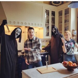 Chelsea Rebecca Instagram - We stayed the night at Stu's house & some friends came to say hello 👀