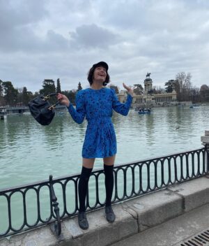 Chelsea Sheets Instagram - Beautiful day in Retiro park in Madrid 💕wearing my @sheertex tights all vacation and still no rips! Love pairing them with some heat teach thigh highs from @uniqlo for cold days.