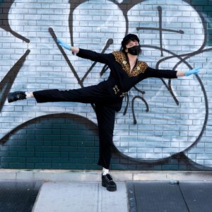 Chelsea Sheets Instagram - Quarantine life in nyc but gotta wear one of my jumpsuits for fun even if it’s to the corner store. 📸: @beaumont.photo