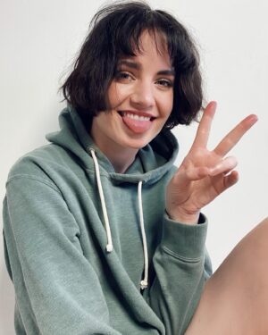 Chelsea Sheets Instagram - First photo “Instagram” me vs the real goofy silly me 🤪 📸: @irenka_simon