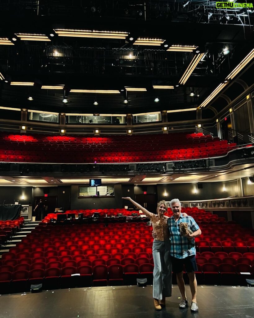 Chelsea Kane Instagram - Back at the Herberger Theatre with director Bobb Cooper. So many happy memories on this stage. 🎭