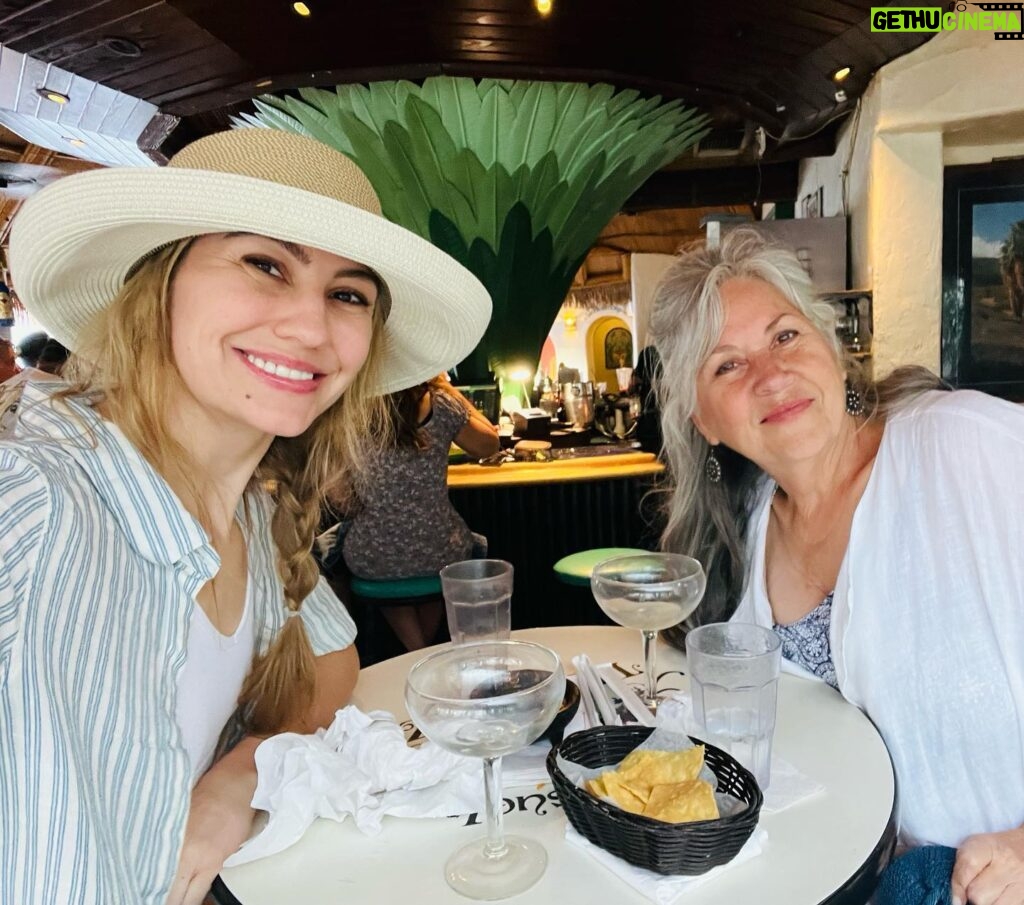 Chelsea Kane Instagram - I’ll love you forever. I’ll like you for always. #HappyMothersDay