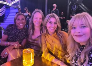 Chelsea Kane Instagram - Oh, what a night! So many reunions all around… I grew up doing theatre with @jordinsparks and loved seeing her shine again on stage tonight… and my love for @markballas (and his amazing wife, @bcjean) knows no bounds. Plus, all the incredible crew members… who have been in my life for years and I finally got to hug after a long hiatus… and I got to share a box of Dots with @robinrobertsgma and Amber #kanenball #vyt #dwts