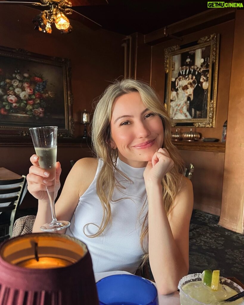 Chelsea Kane Instagram - Thanks for all the birthday love today. Clink!🥂