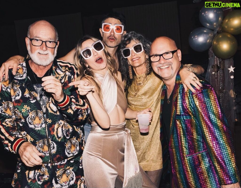 Chelsea Kane Instagram - Happy 75th birthday, Dad! 🕺🏻💃🏼