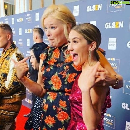 Chelsea Kane Instagram - Happy birthday, @melissapeterman! Thanks for being the best big sister and always giving me great advice, like: “The most important thing I’ve learned in life, and I can’t stress this enough; you gotta make a salad in a bigger bowl than you think.”