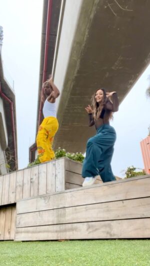 Chelsea Zhang Instagram - the resurrection of this song 💐✨🙌 dc: @fynnaves 
.
.
.
.
#teamo #dancechallenge #kulosa #kulosadancechallenge #rihanna