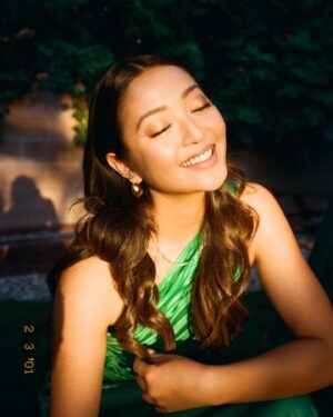 Chelsea Zhang Instagram - ✨✨ backyard film by the amazing, unstoppable, and flawless @thetaliaclaire !!!!!! 

Makeup by the one and ONLY @kittbash !!!! 

Dress: @commense.official