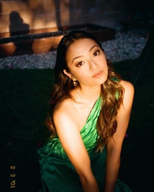 Chelsea Zhang Instagram - ✨✨ backyard film by the amazing, unstoppable, and flawless @thetaliaclaire !!!!!! 

Makeup by the one and ONLY @kittbash !!!! 

Dress: @commense.official