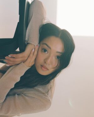 Chelsea Zhang Instagram - 🍯✨💛✨🍯

// new digitals 

Photo: @alexajade__ 
MUA: @mirandarichardsmakeup