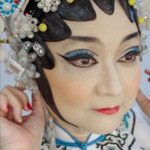 Chen Liping Instagram - The REEL me pays tribute to all wayang actors. 
The REAL me admires and respects their dedication and passion to their craft.❤️❤️❤️

#TiTouDao : Dawn of a New Stage!
Inspired by the story of a Wayang Star,
 Mdm Oon Ah Chiam @titoudao

New Season of TiTouDao premieres on 14 March on @mewatch.mediacorp /Ch5 @Mediacorp @mediacorp.re.dian

#MediacorpTiTouDao
#theoak3films 
#ChenLiPing 
#陳莉萍