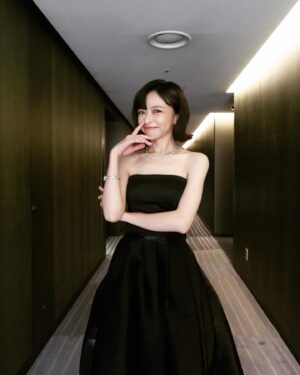 Chen Yan-Fei Instagram - Busan ACA & G.OTT Awards✨

Thank you all ♡
makeup&hair @backstage_aga @backstage__makeup 
stylist @ting_ting_huei @emayuyun @zestylingstudio 
wardrobe @baitangwedding @baitangcollection 
@oliviayaojewellery 
@charleskeith_tw

#ACA2023 
#ACAGOTT
#asiacontentsawardsglobalottawards